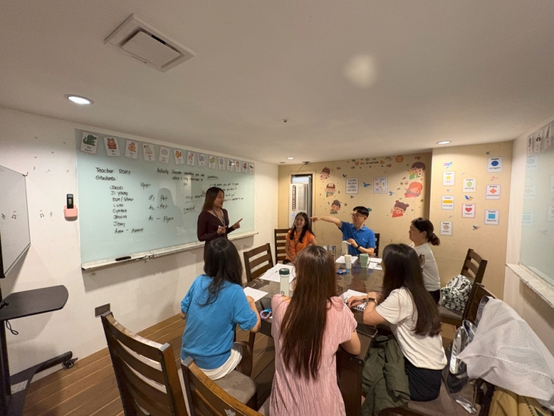 フィリピン留学 Cebu21 - SMEAG ENCANTO-class rooms&information boad-16